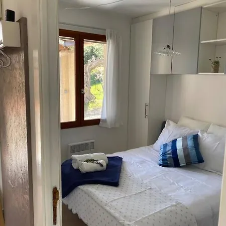 Neuve Romantique Montbrun-des-Corbieres