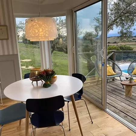 Neuve Romantique Holiday home Montbrun-des-Corbieres