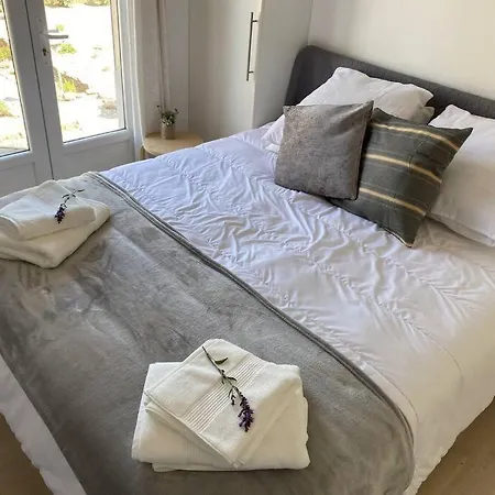 Neuve Romantique Holiday home *